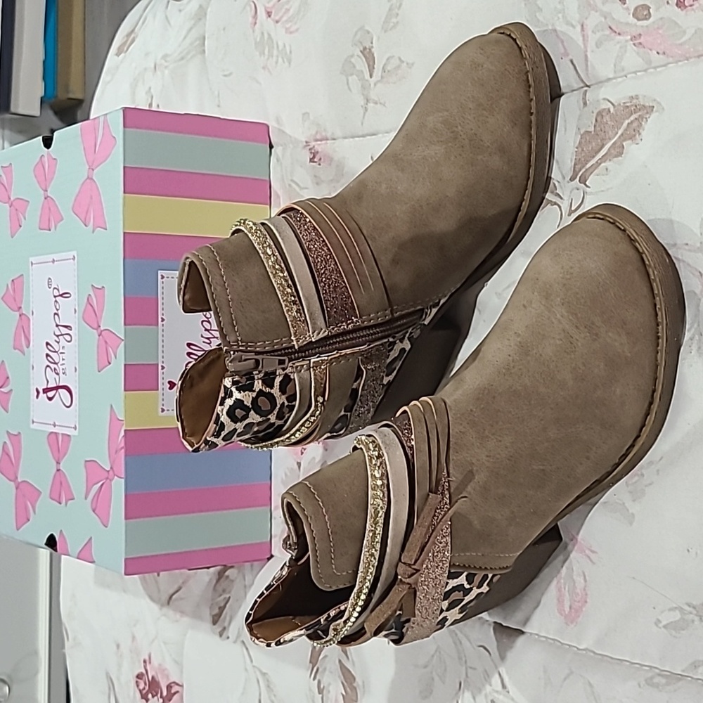 NWT original box never worn girls brown boots size 2 #leopard